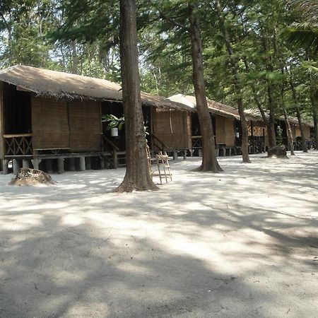 Menjangan Resort Karimunjawa-Inseln Zimmer foto