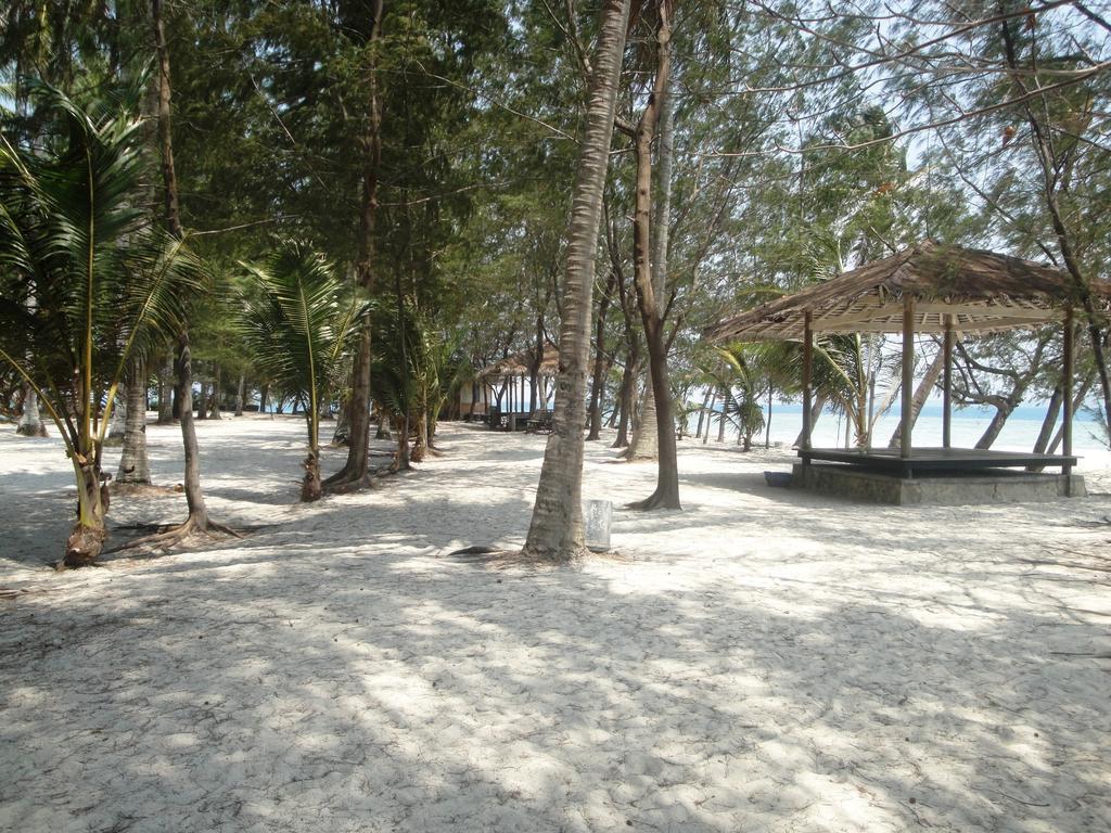 Menjangan Resort Karimunjawa-Inseln Zimmer foto